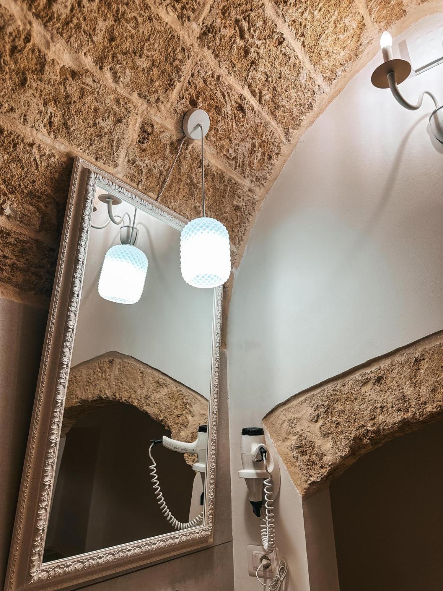 Palazzo Alma Luxury Rooms Casarano Luaran gambar