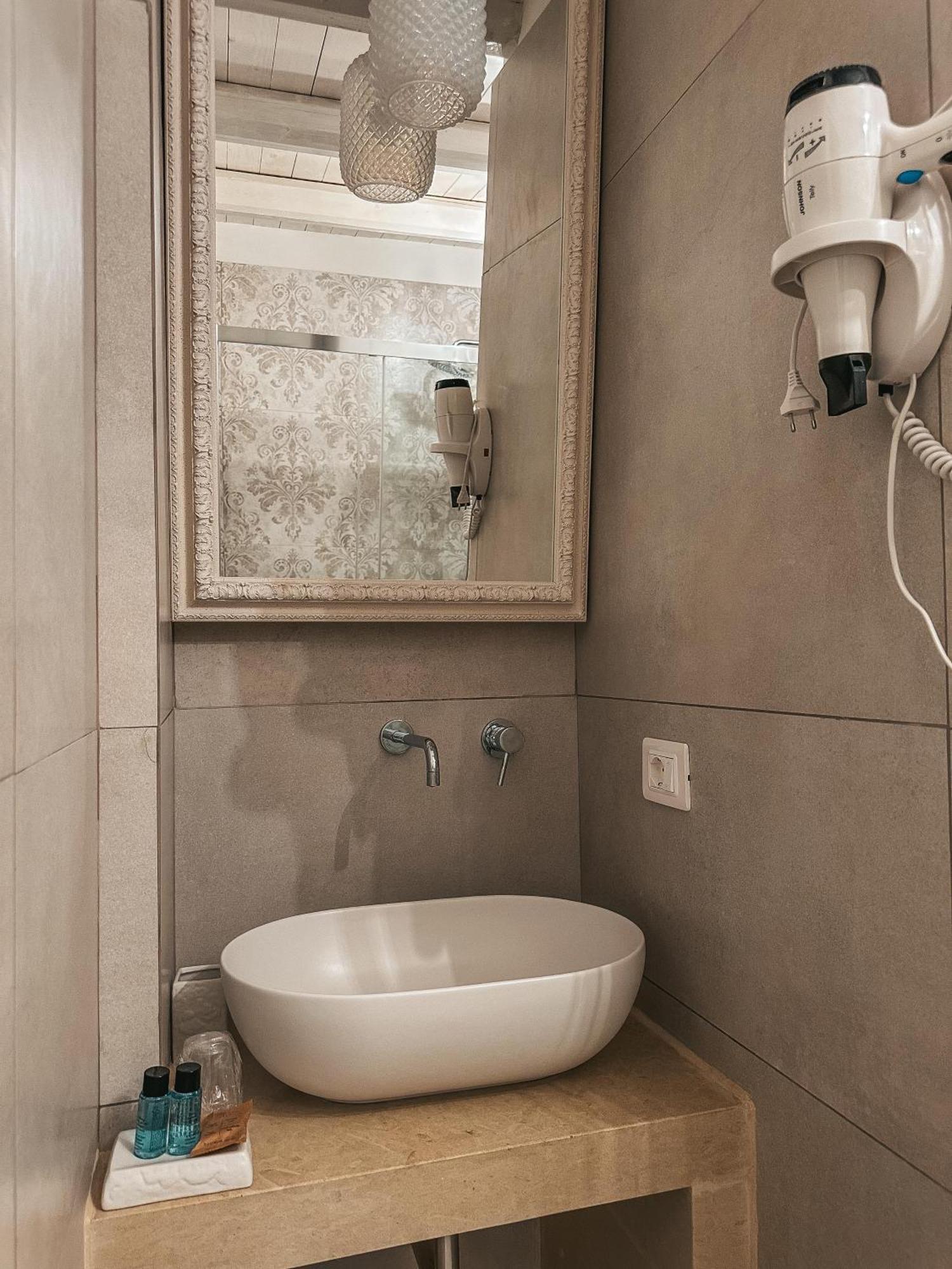 Palazzo Alma Luxury Rooms Casarano Luaran gambar